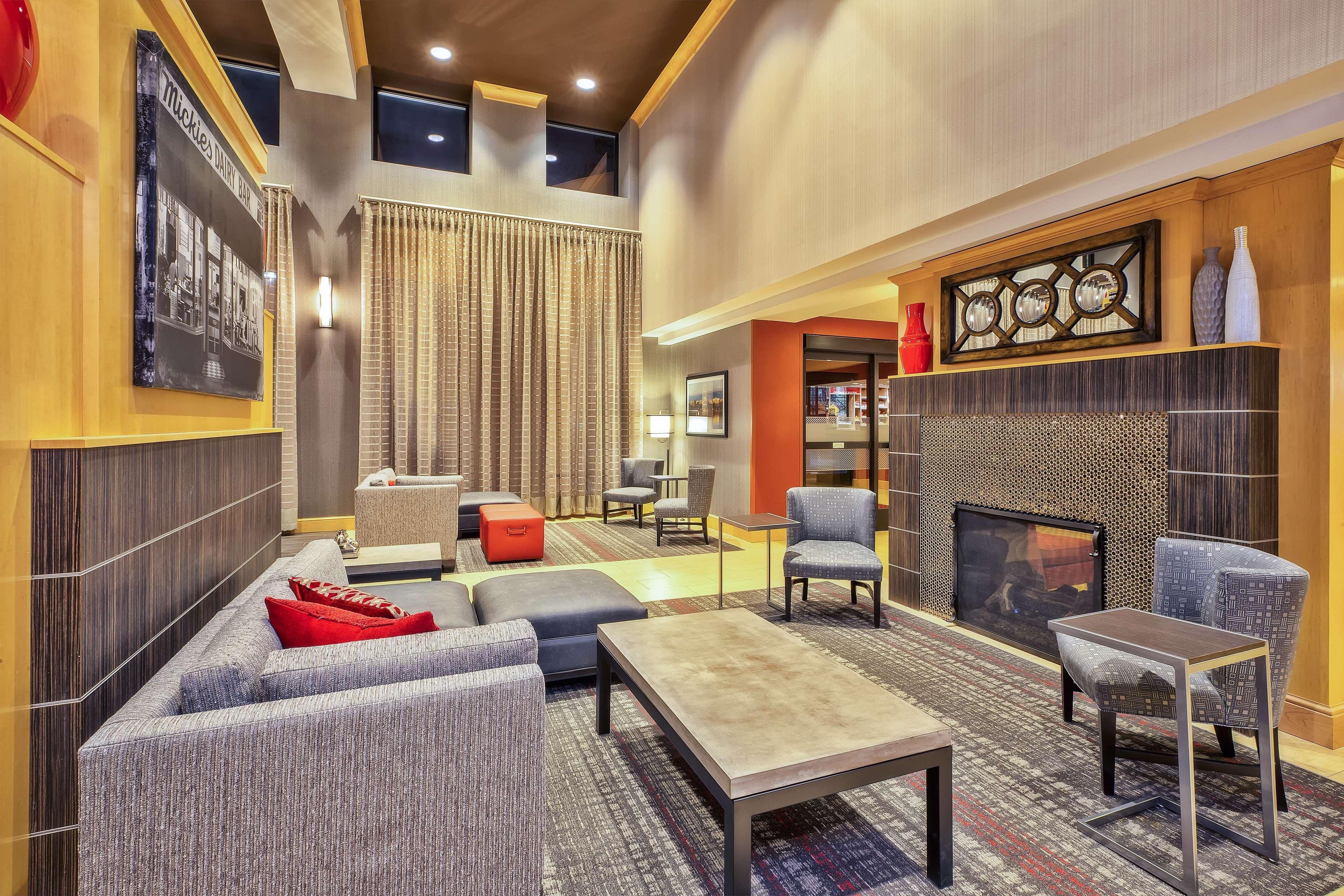 Hampton Inn & Suites Madison - West Экстерьер фото