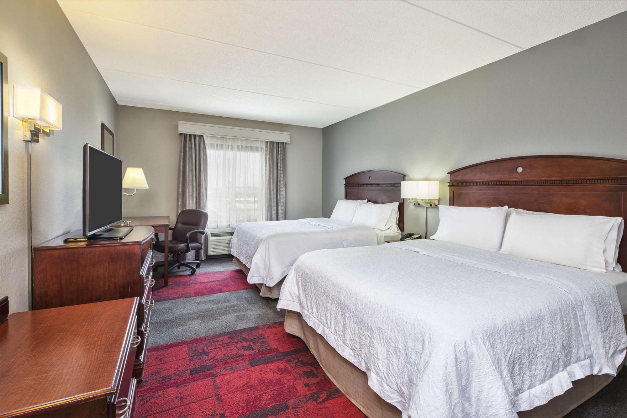 Hampton Inn & Suites Madison - West Экстерьер фото
