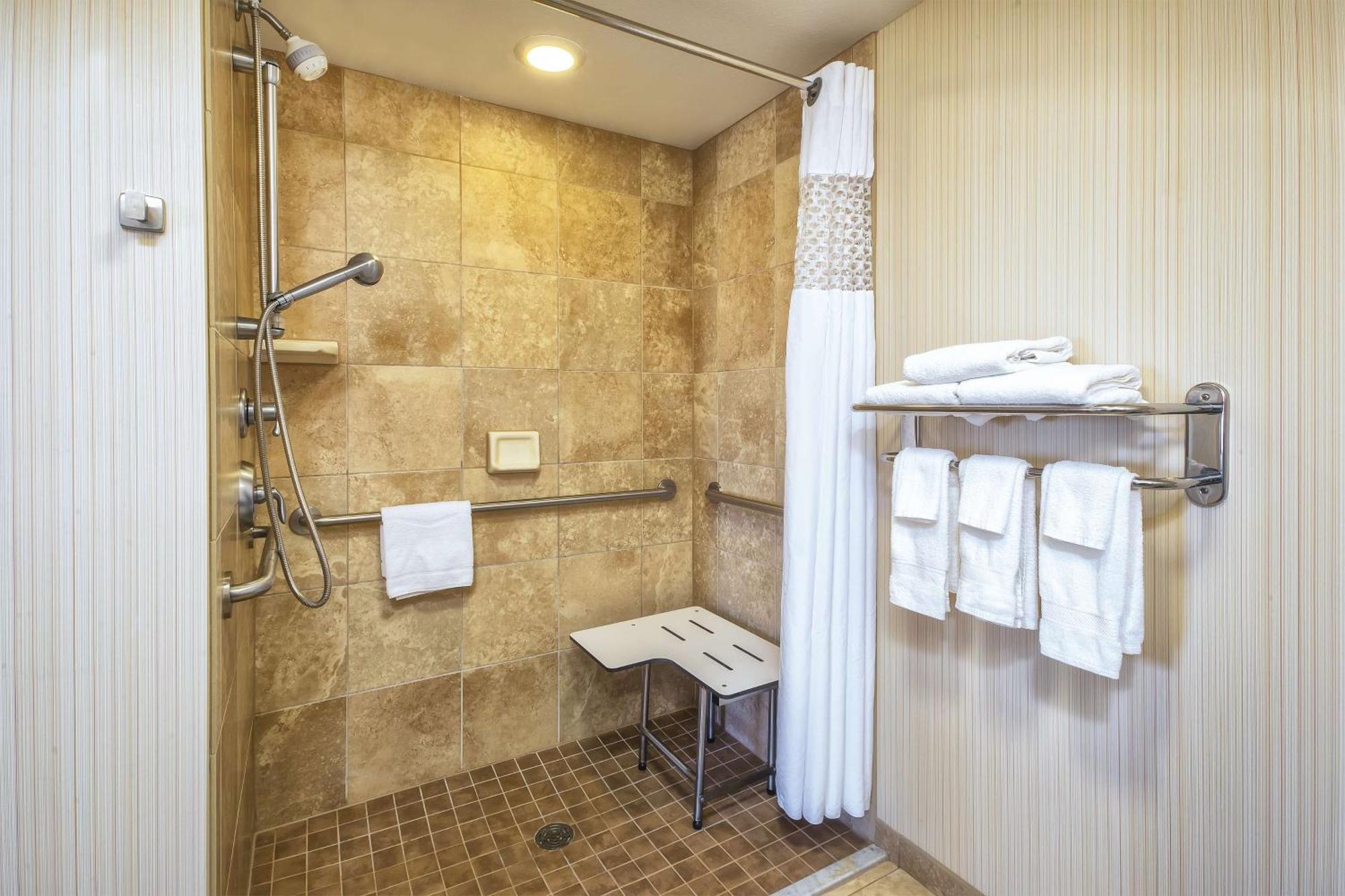 Hampton Inn & Suites Madison - West Экстерьер фото