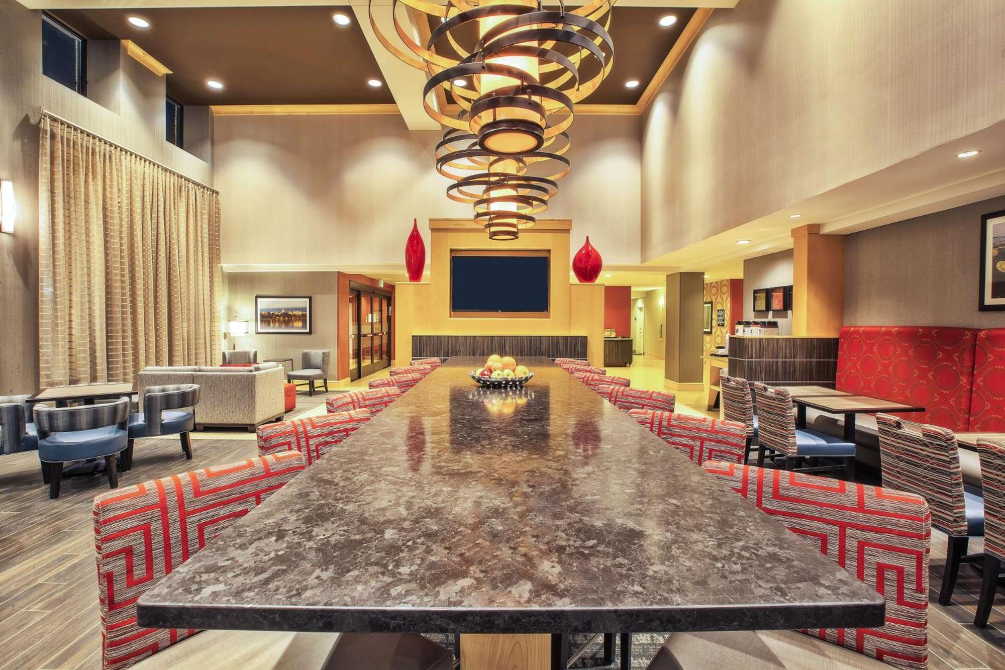 Hampton Inn & Suites Madison - West Экстерьер фото