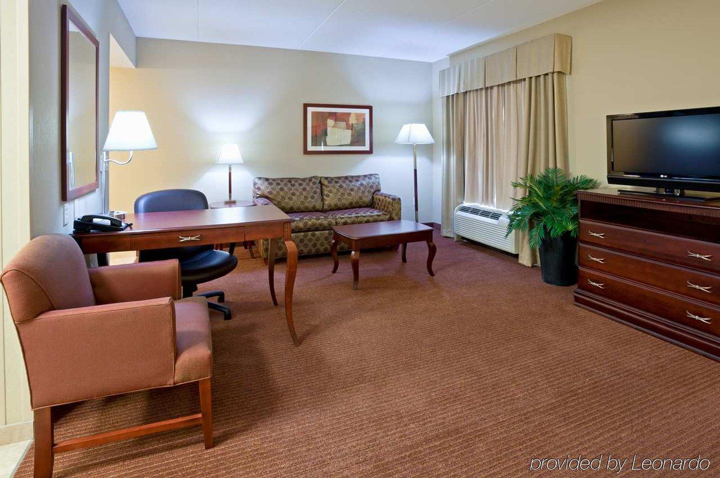 Hampton Inn & Suites Madison - West Экстерьер фото