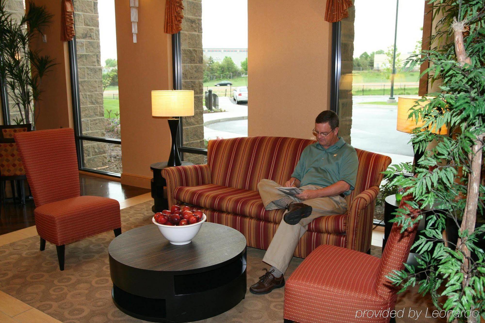 Hampton Inn & Suites Madison - West Интерьер фото