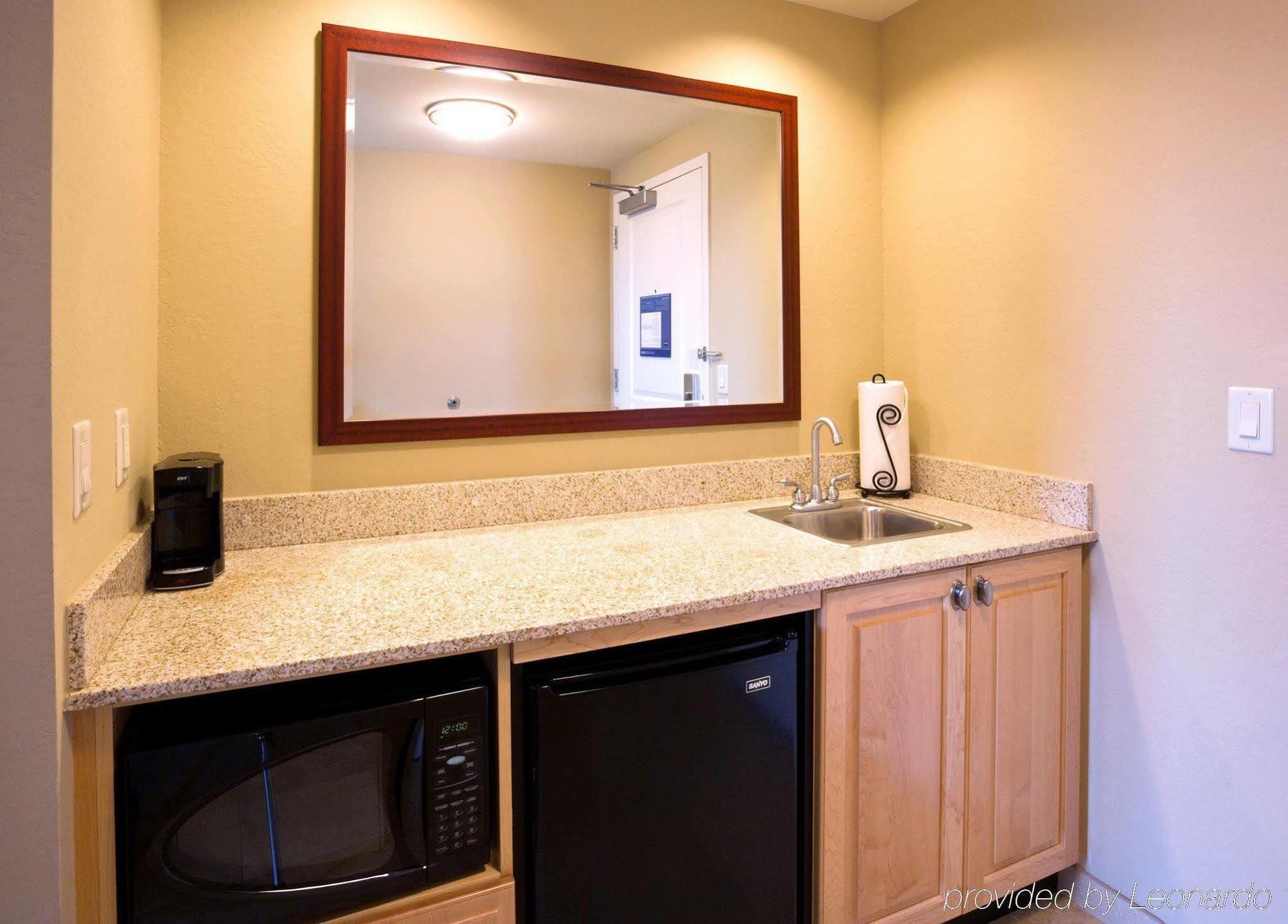 Hampton Inn & Suites Madison - West Экстерьер фото