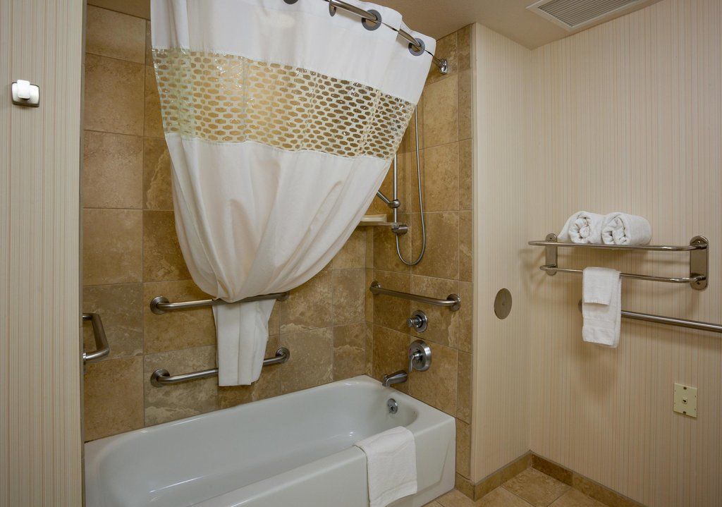 Hampton Inn & Suites Madison - West Экстерьер фото